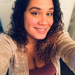 Meet your Posher, Iris zorayda